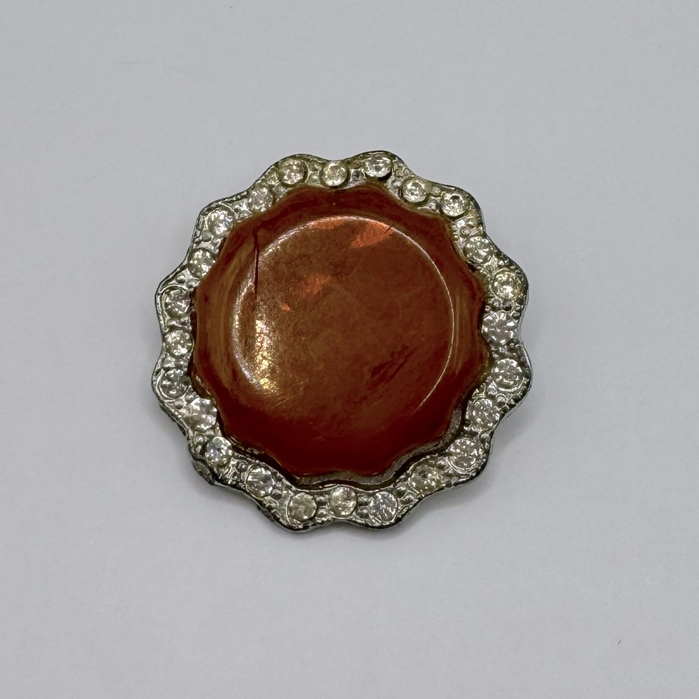 APEX ART Vintage Crystal & Carnelian Brooch